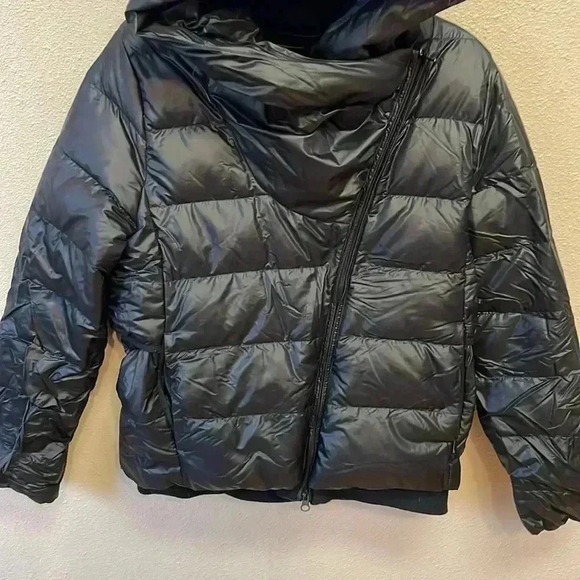 NIKE Women’s Hooded Puffer Coat - Picture 3 of 9